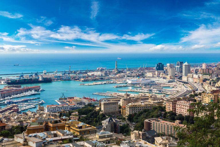 Con quali porti importanti è collegato il porto di Genova